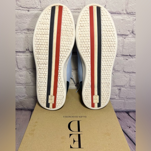 Ellen Degeneres ED Chapa Love Shoes Blue Leather Lace Up Sneakers Women
Size 6.5 - Picture 7 of 16